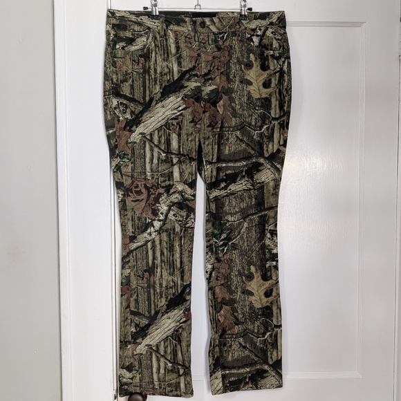 NWT Mossy Oak Camo Stretch Jeans | Women’s 16 | 5-Pocket Straight Leg - Picture 1 of 6